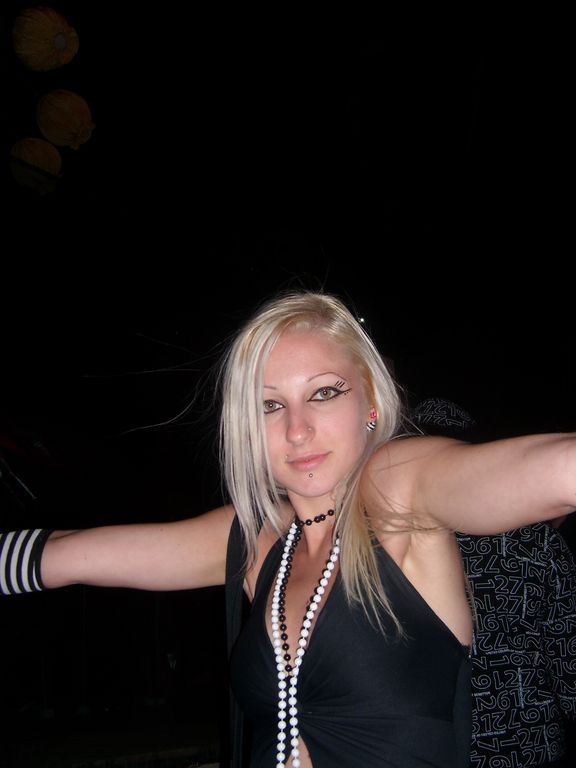 i/Kranj/Absolvent08/07-BlackWhiteParty/absolvent 1824.jpg